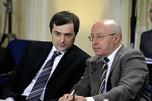 Интриги Суркова с Ходаковским и Кургиняном могут стоить ему кресла