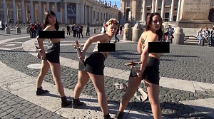 Участницы спонсируемой сионистами организации Femen в очередной раз осквернили крест. На этот раз в Ватикане