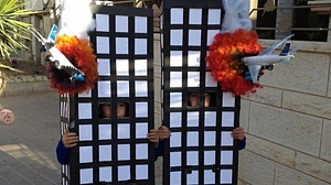 Празднование Пурима: еврейские дети славят разрушение башен-близнецов